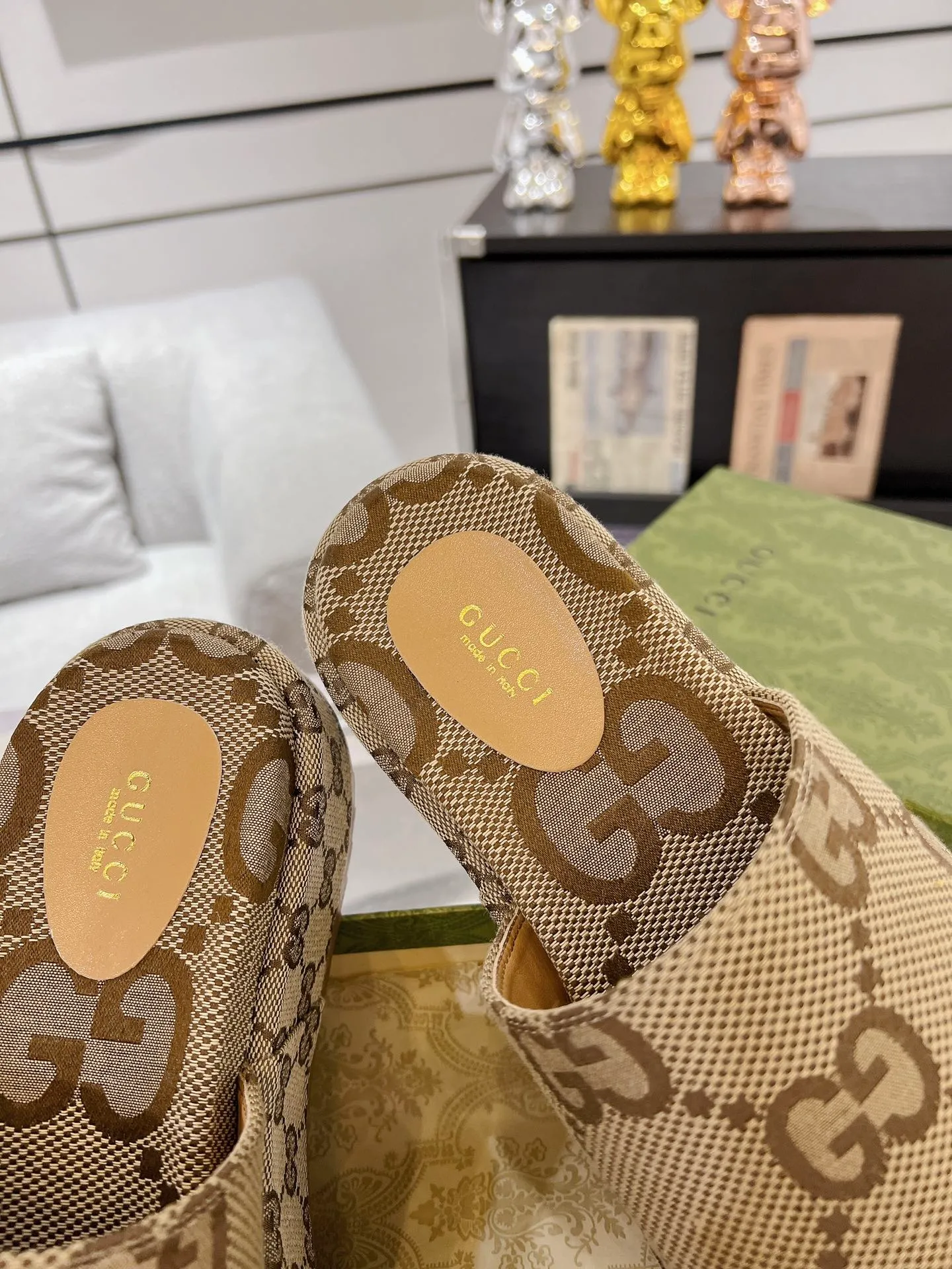 👟👟Ex-factory price 360👟👟Gucci Thick-soled Classic Big GG Embroidered Canvas Slippers, Leg Lifting and Heightening Artifact y👟👟Ex-factory price is restored one to one, all details, materials, and comfort are all the same as the original version, and the reproduction level is 98%. Number of yards: 35-40